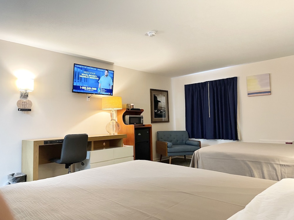 Rodeway Inn Oscoda, MI 12/32