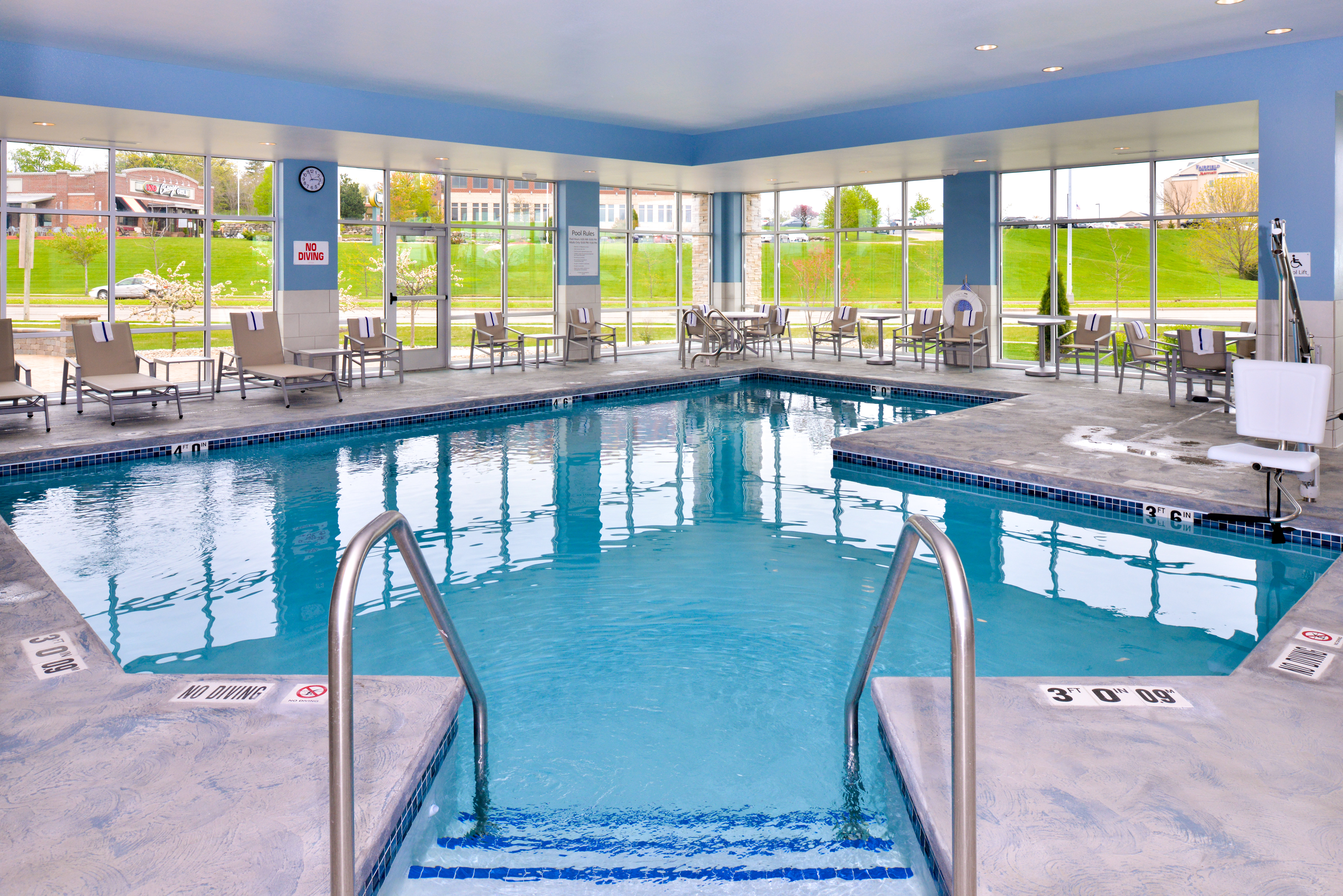 Holiday Inn Express And Suites Madison 36/65