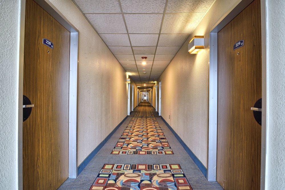 Howard Johnson by Wyndham Bangor 3/34