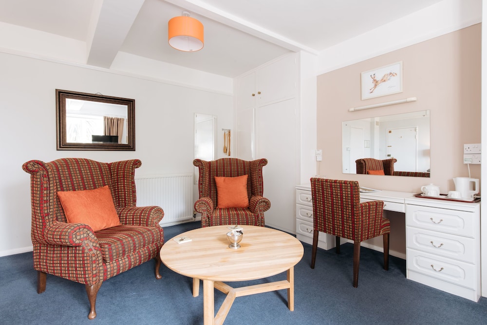 Northfield Hotel 60/72