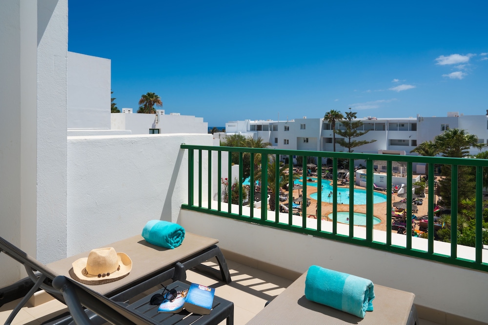 Galeon Playa Apartments 7/78