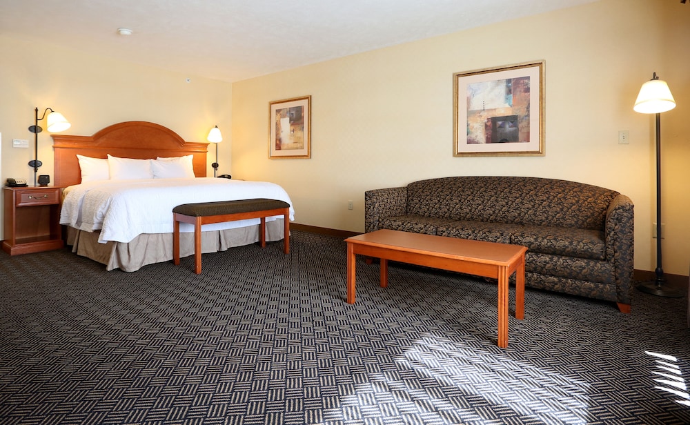 Hampton Inn Waterloo Cedar Valley 25/55