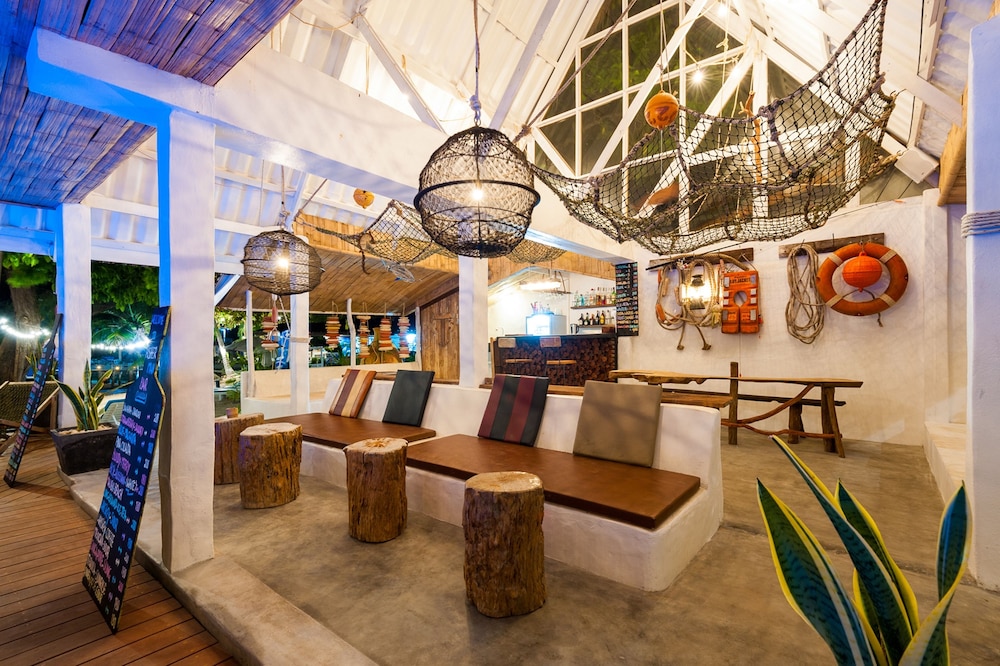 Sunshine Beach Resort 74/100