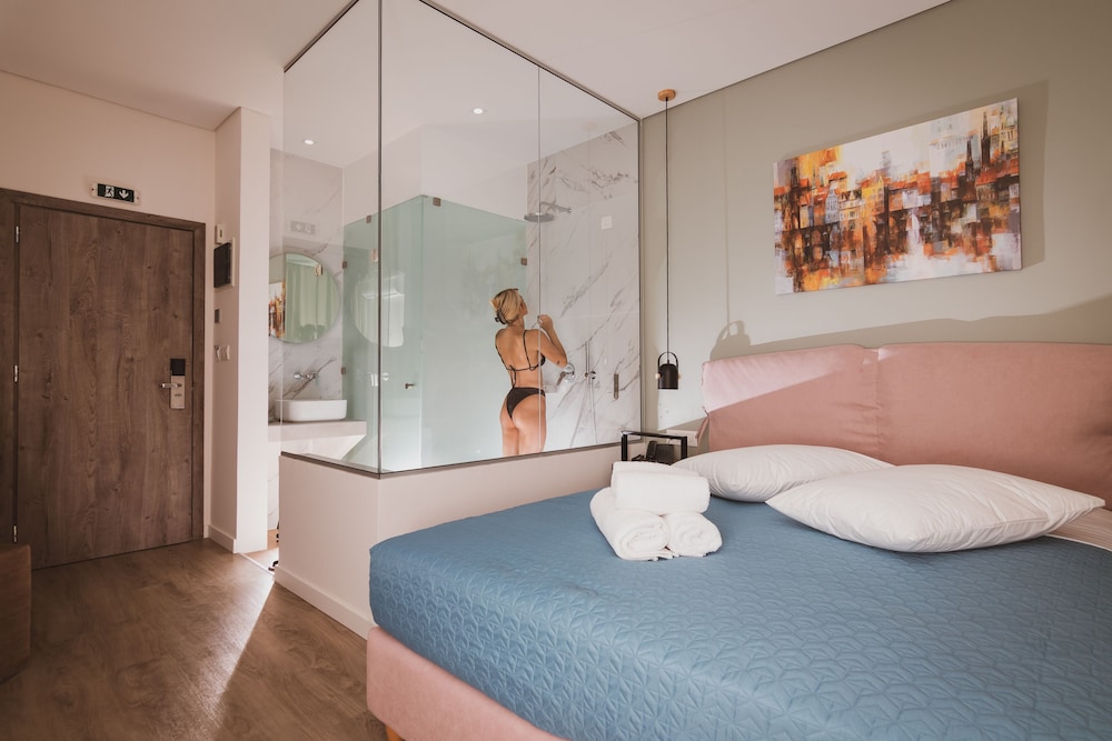 Dunlin Hotel Athens 7/48