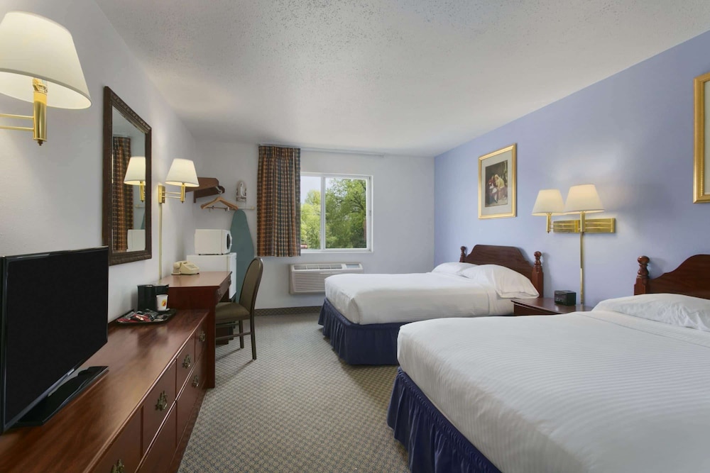 Super 8 by Wyndham Washington 9/32
