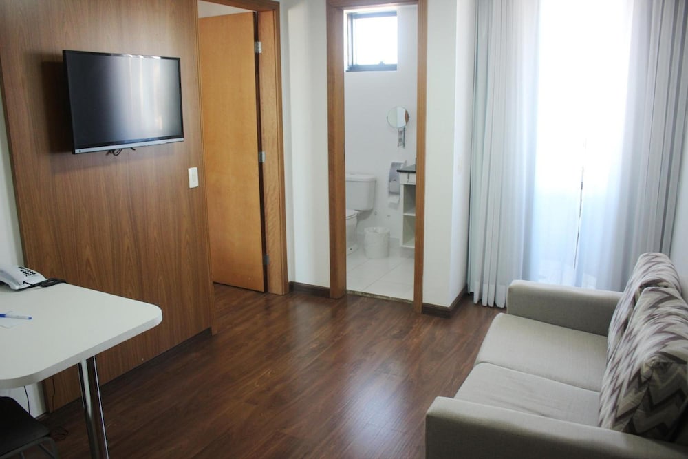 Twin Towers Flat 40/62
