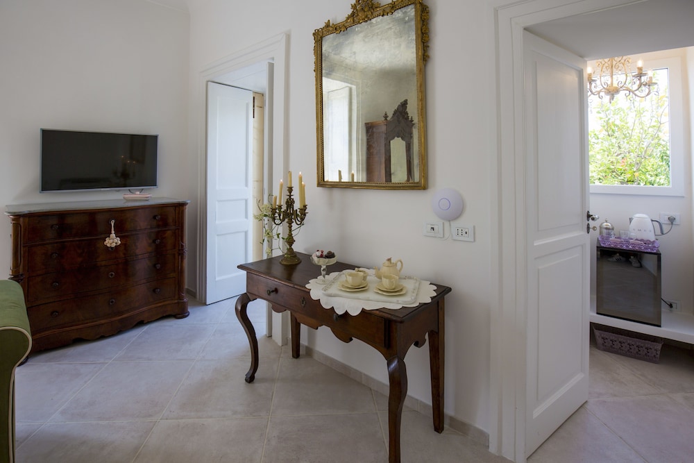 Palazzo Cacace 32/50