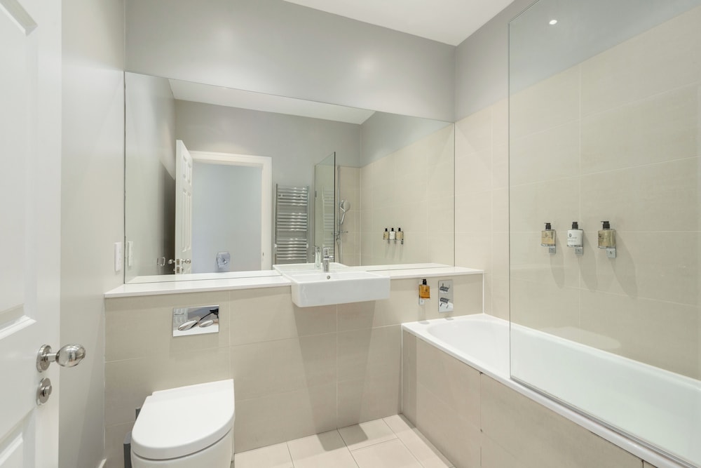 Destiny Scotland - Princes St Residence 47/50
