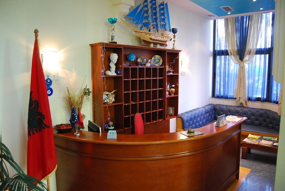 Bella Vista Hotel 4/50