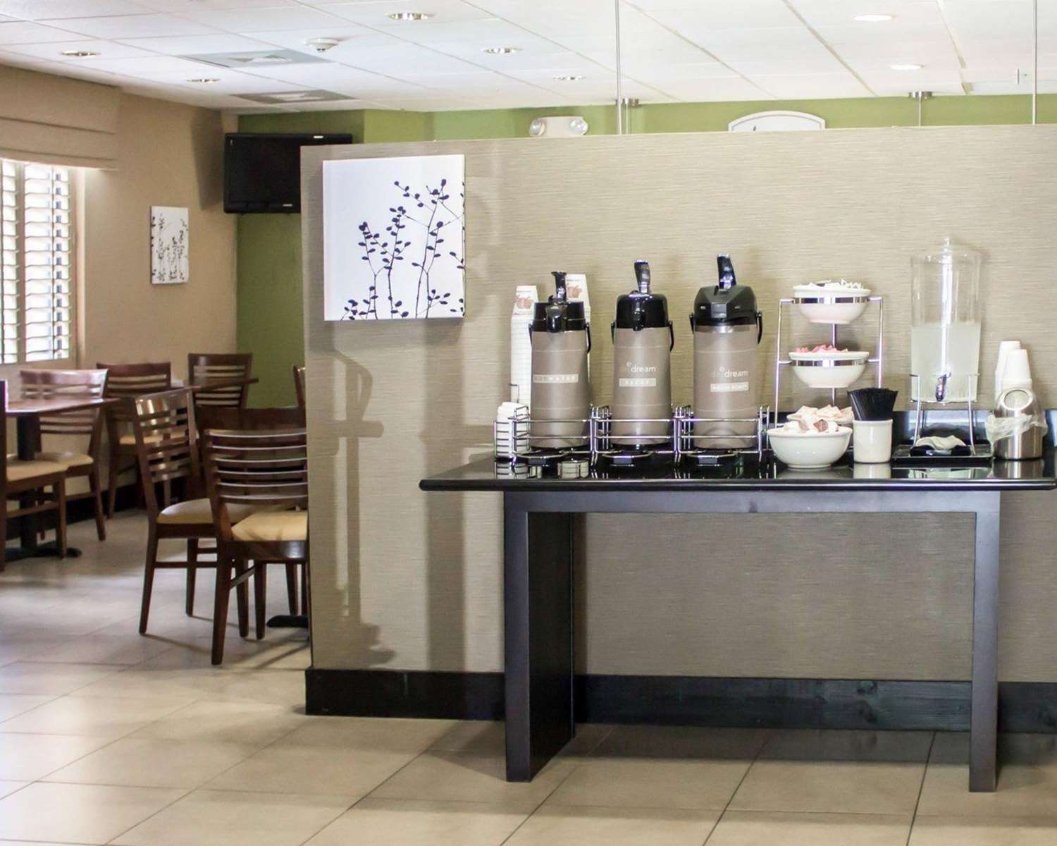 Sleep Inn & Suites Columbus - State University Area 20/27
