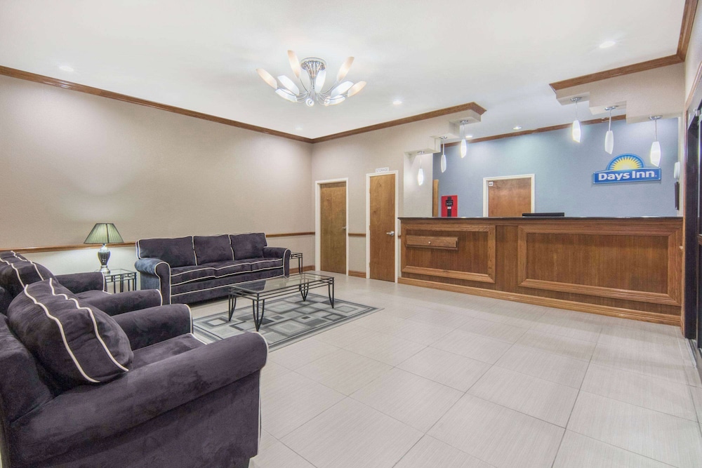 Days Inn By Wyndham Baytown East 9/50