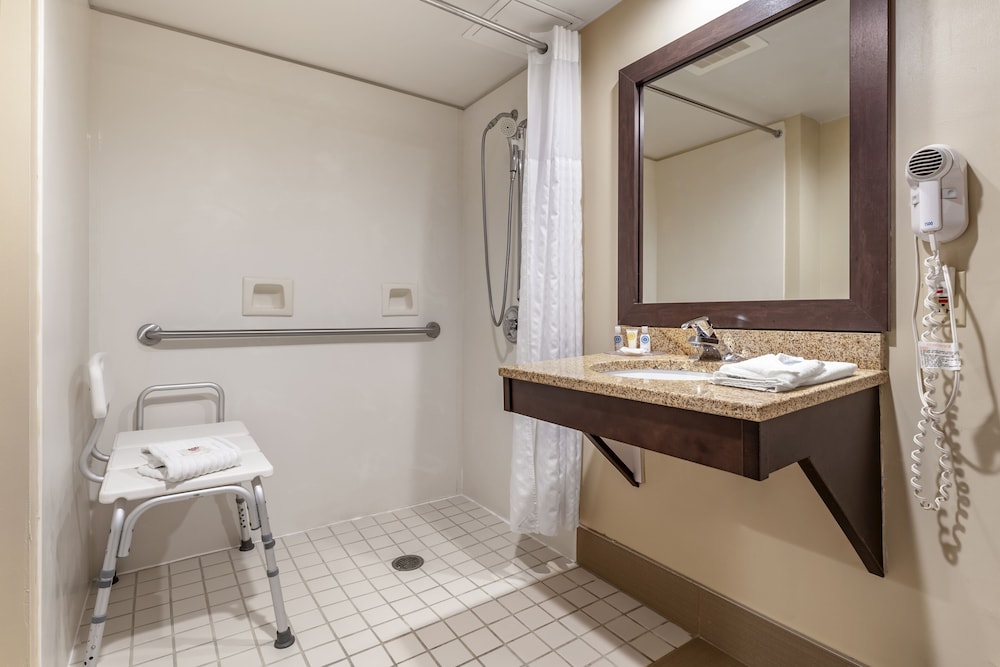 Comfort Inn & Suites Morehead 7/28