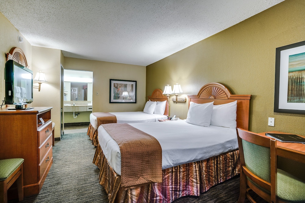 Quality Inn & Suites Dallas-Cityplace 8/23