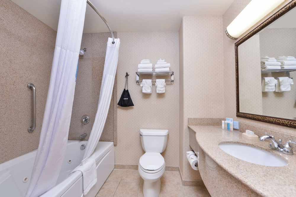 Hampton Inn & Suites Boise-Meridian 8/50