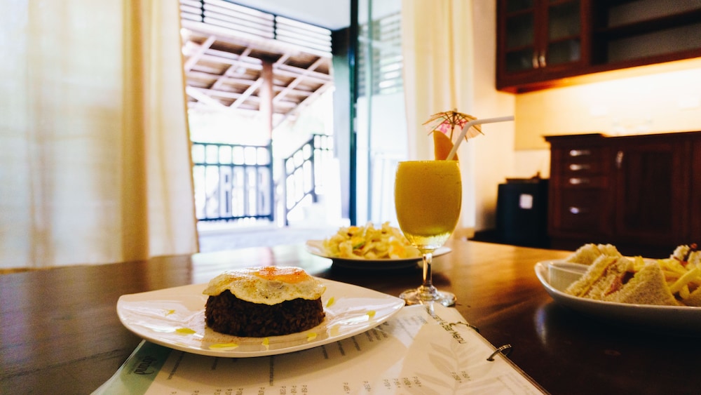 The Strand Boutique Resort 40/75