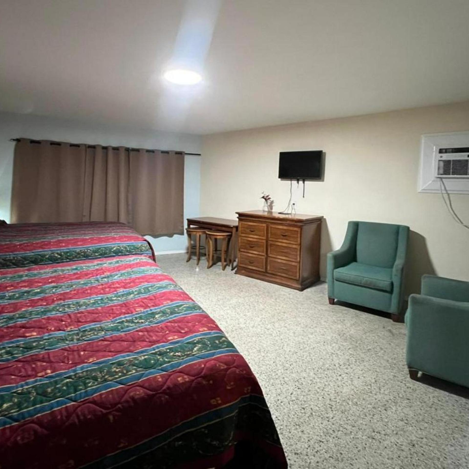 Double Queen Bed Apartment Smoking