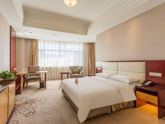 Chun Xue Four Seasons Hotel 23/57