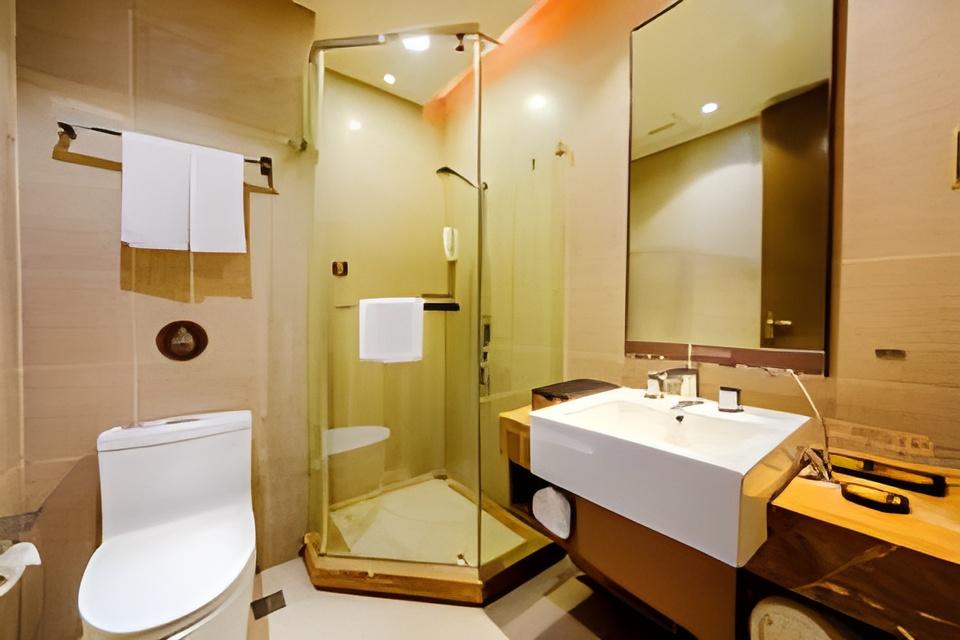 Home Inn Plus (Shanghai Hongqiao Road Metro Station) 42/42