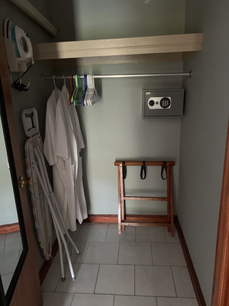 Rayon Hotel 25/48