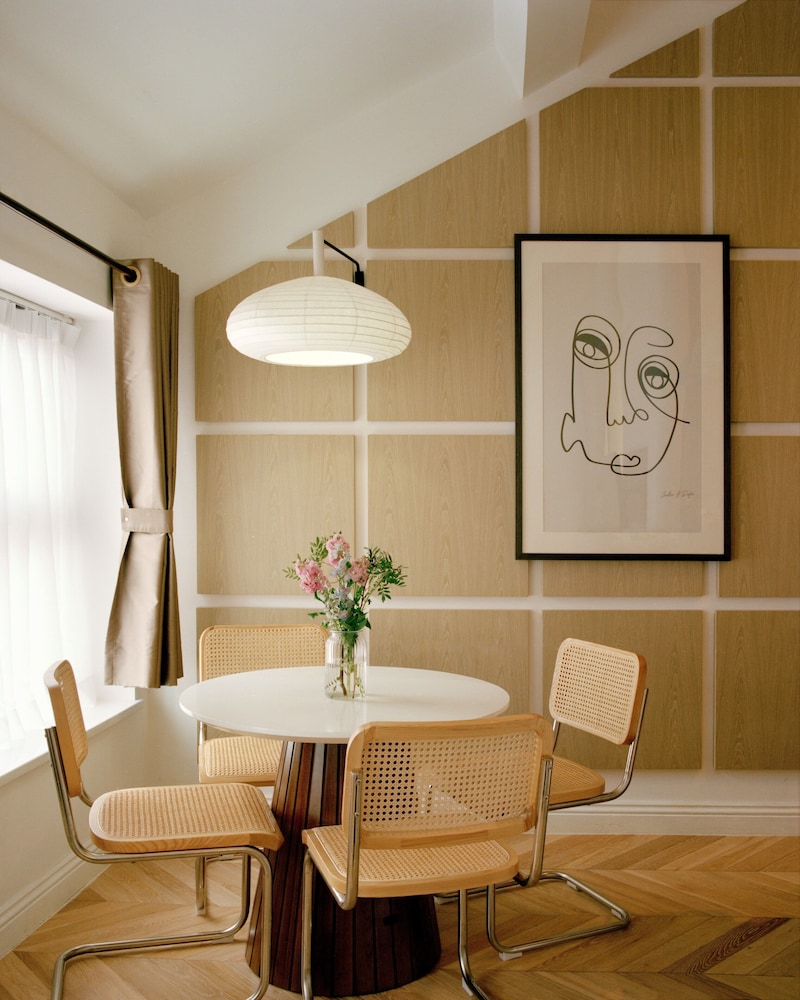 Trueman Court Luxury Serviced Apartments 38/55