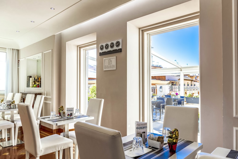 Relais Trevi 95 Boutique Hotel 53/74