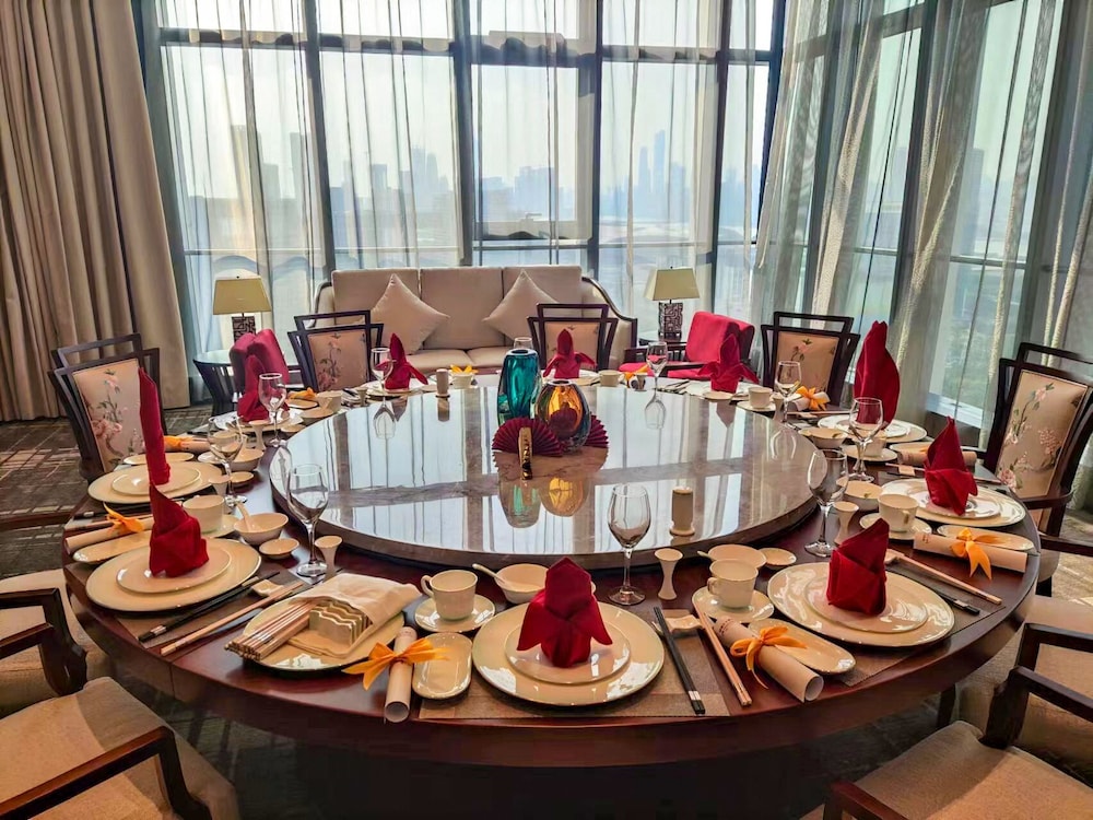 LN Dongfang Hotel Pazhou 45/60
