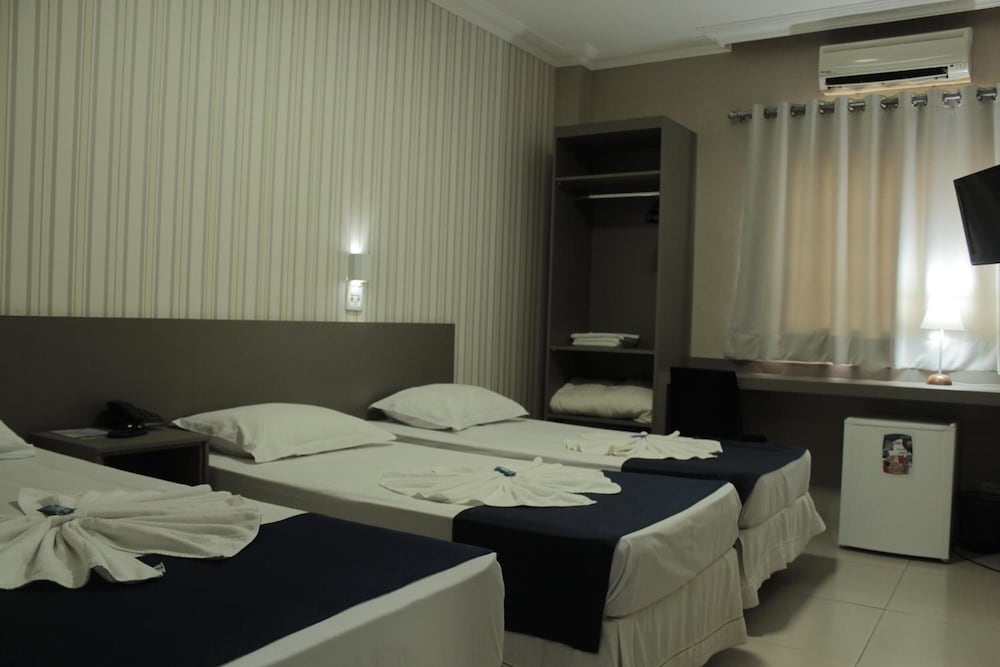 Astoria Hotel 32/68