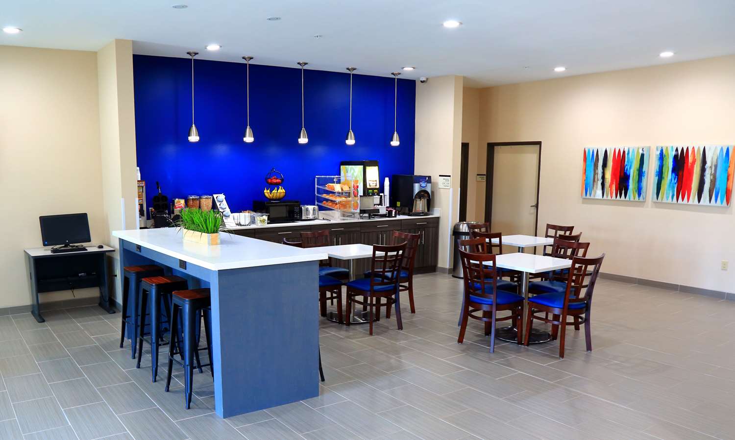 Americas Best Value Inn & Suites Prairieville 10/13