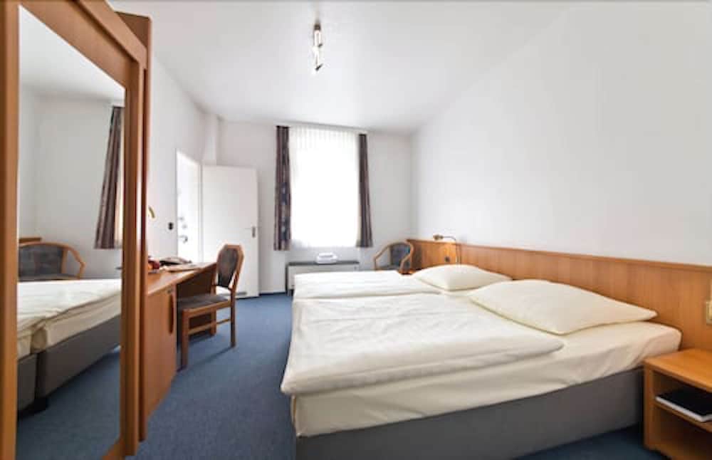Centrum Hotel Commerz am Bhf Hamburg Altona 16/50