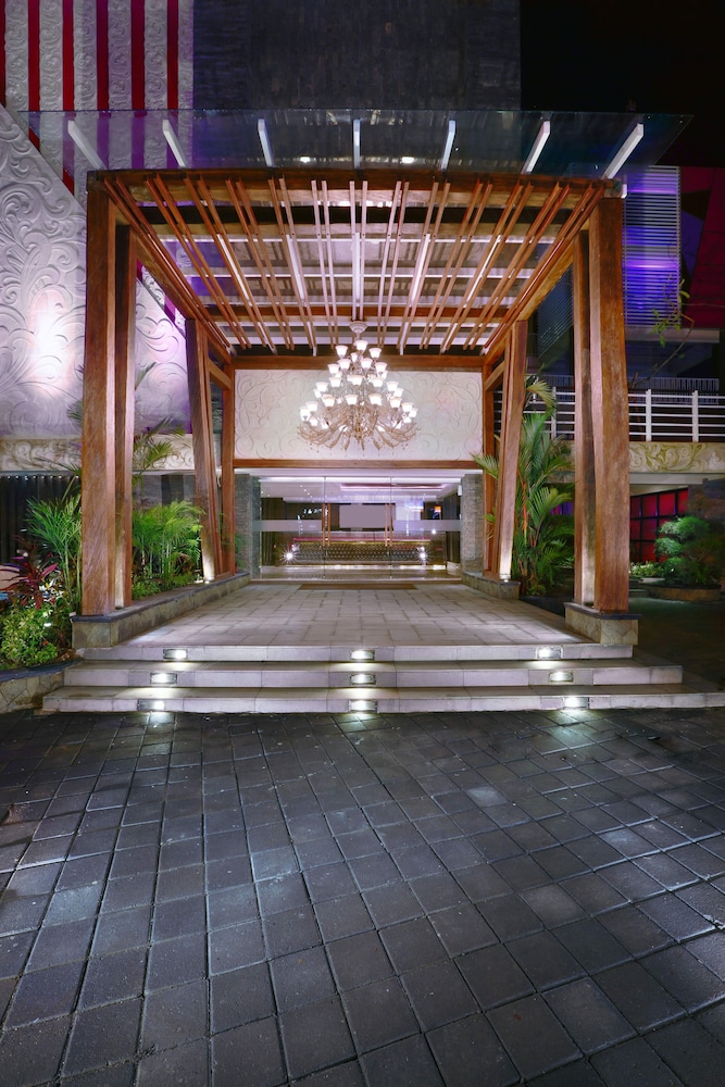 The Vasini Hotel 22/25