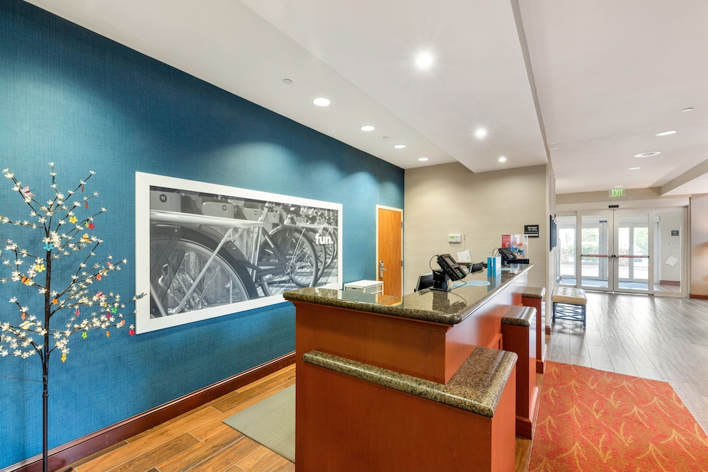 Hampton Inn and Suites Mystic 8/56