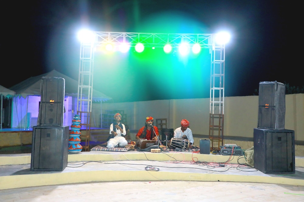 Sheesh Mahal Desert Camp 31/44