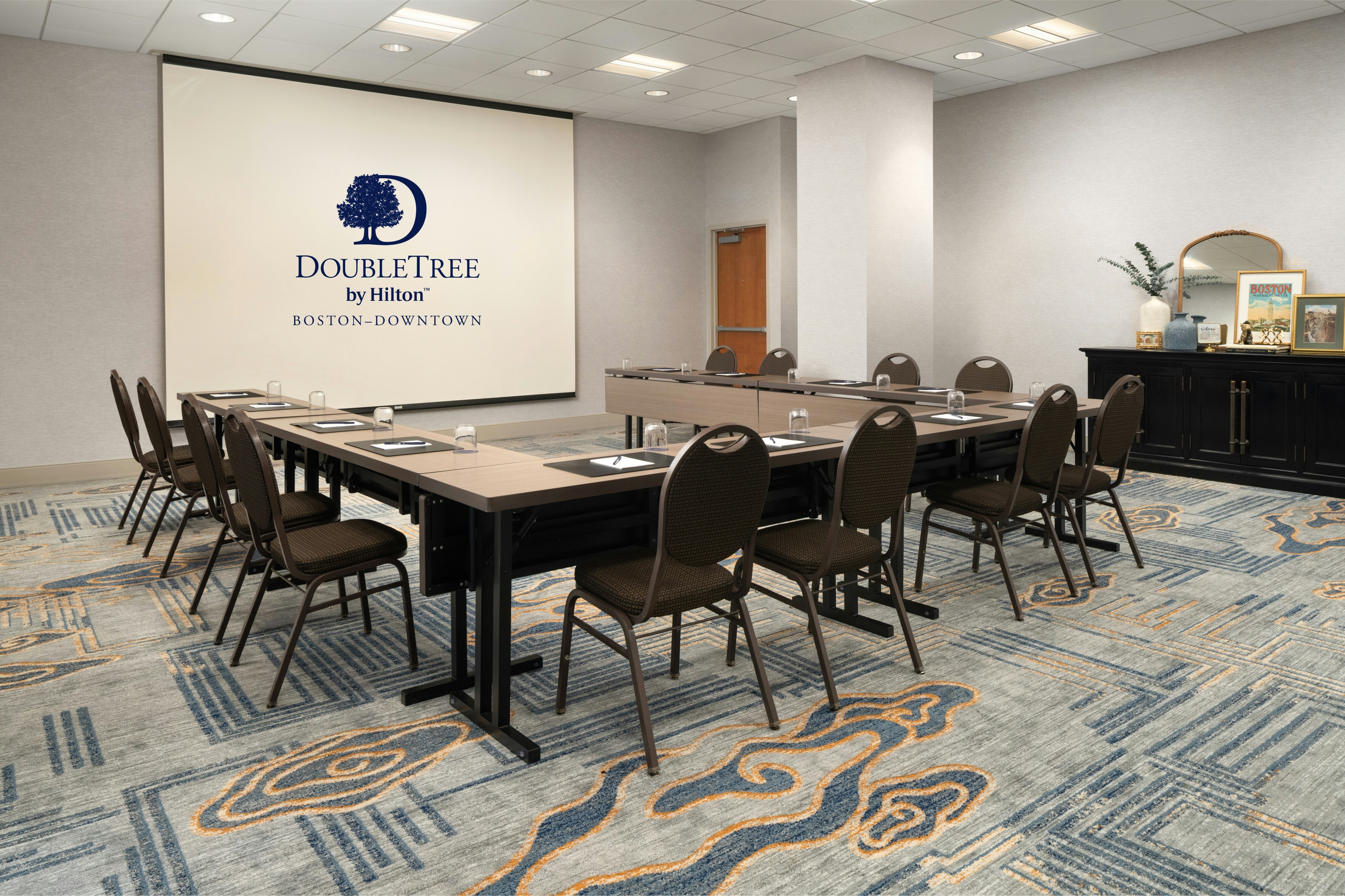 Doubletree By Hilton Boston Downtown 50/56
