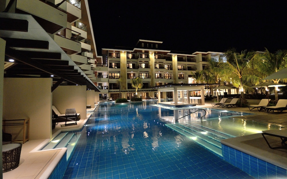 Henann Resort Alona Beach 8/74