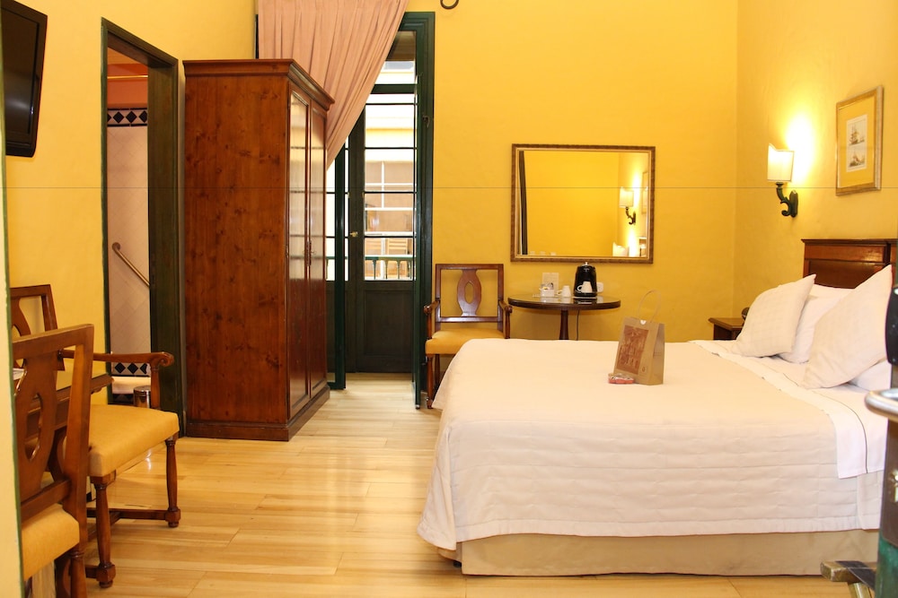 De La Opera Hotel 22/74