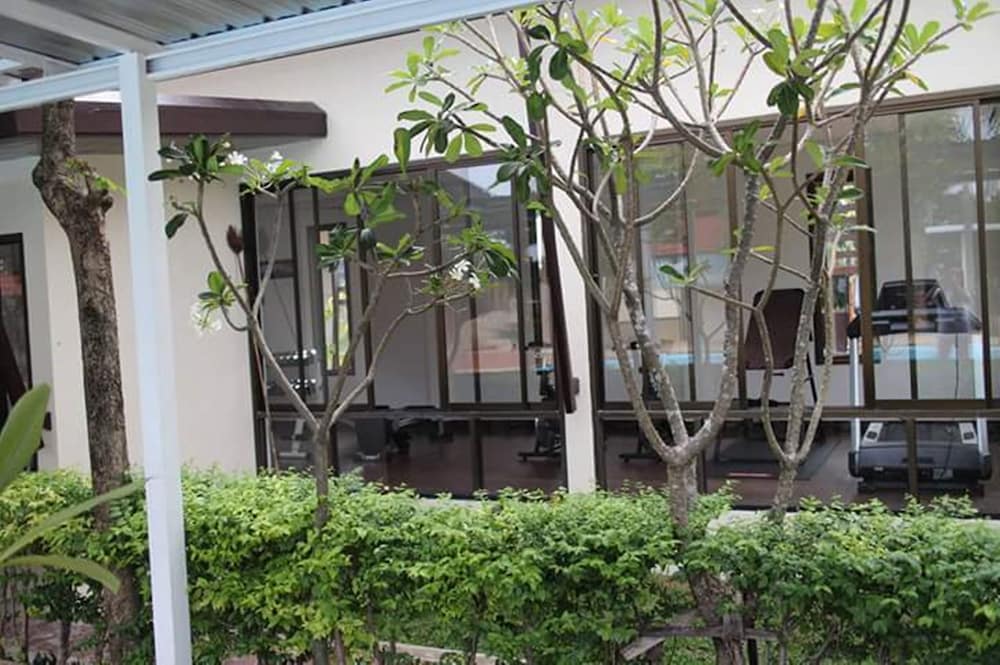 Sabai Hotel & Plaza 41/50
