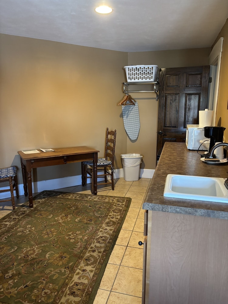 William Watson Hotel 44/49
