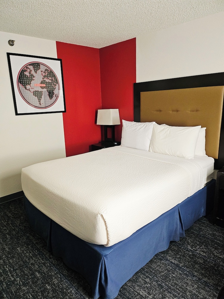 Ramada Plaza by Wyndham Sheridan Hotel and Convention Center 2/50