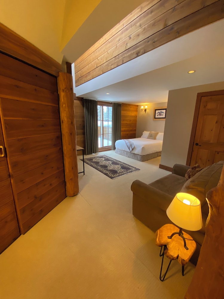 Winston Lodge 28/50