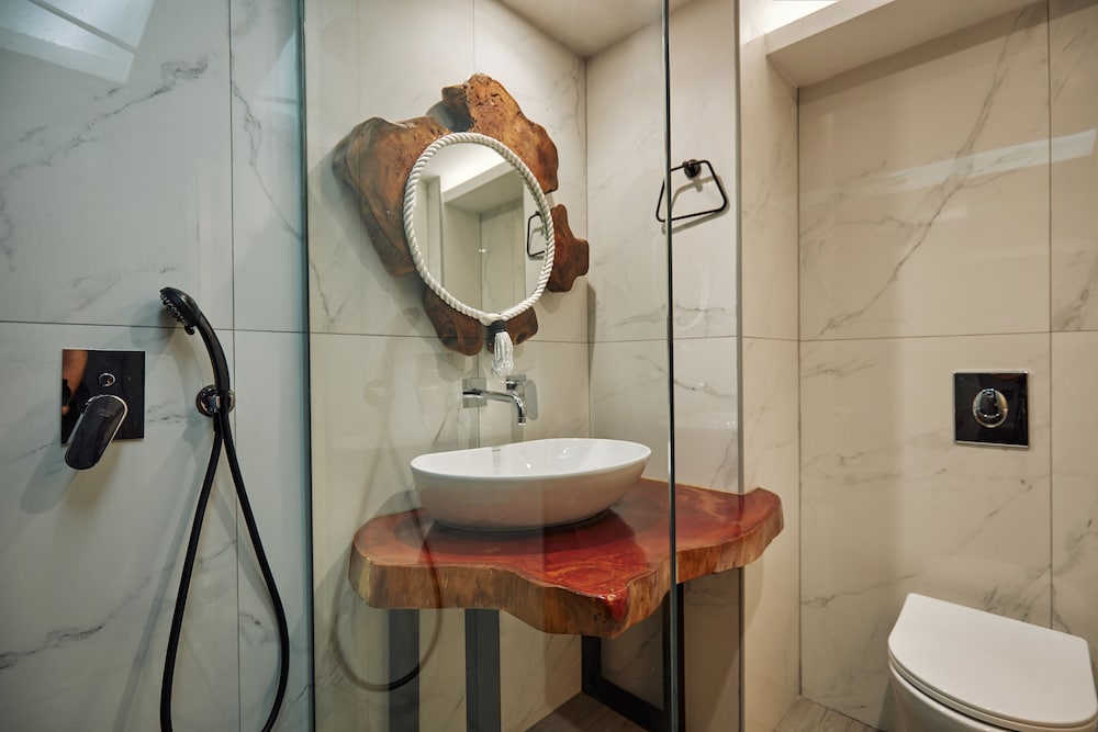 Iniohos Zante Hotel & Suites 48/50