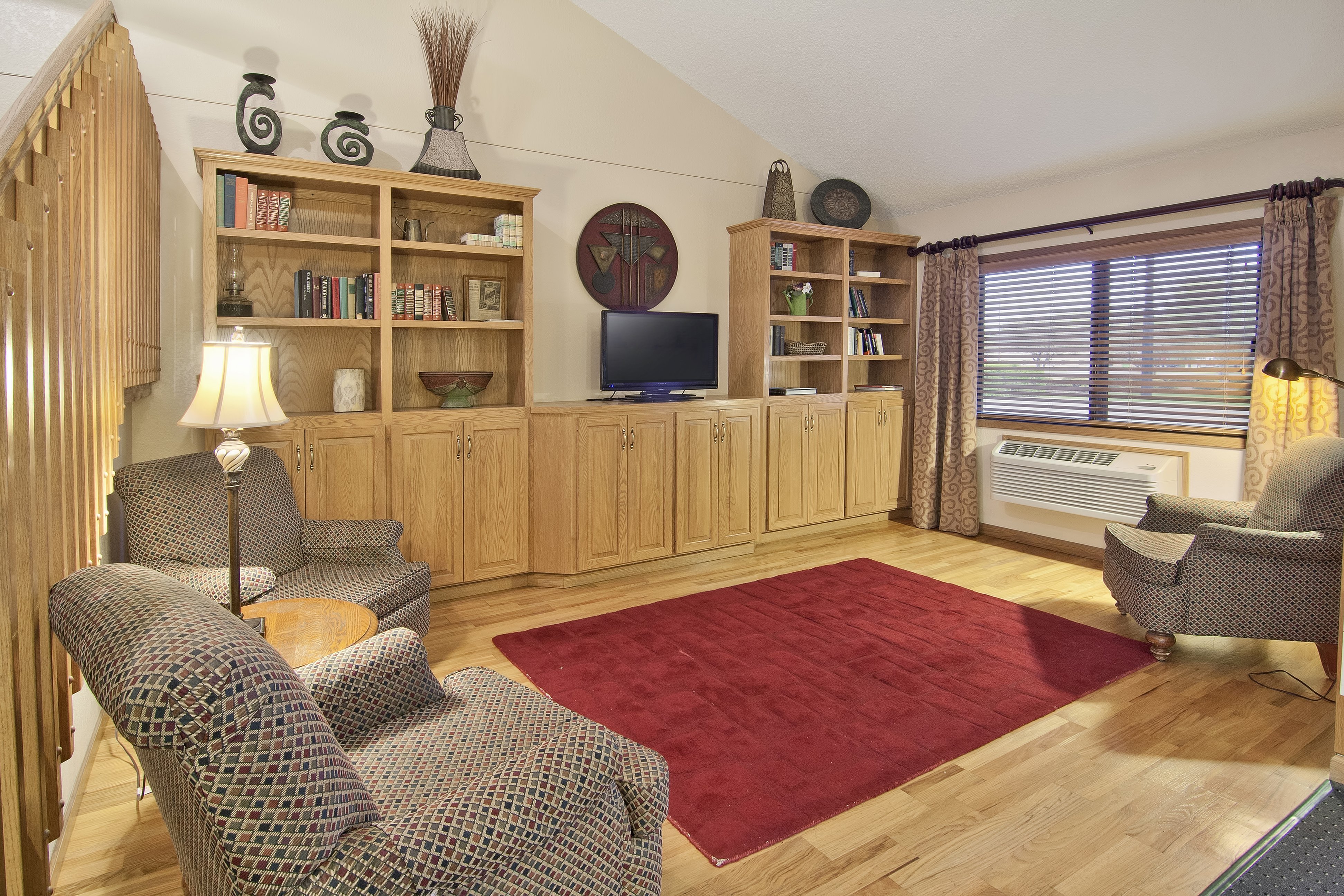 Boarders Inn Suites Faribault Mn 7/80