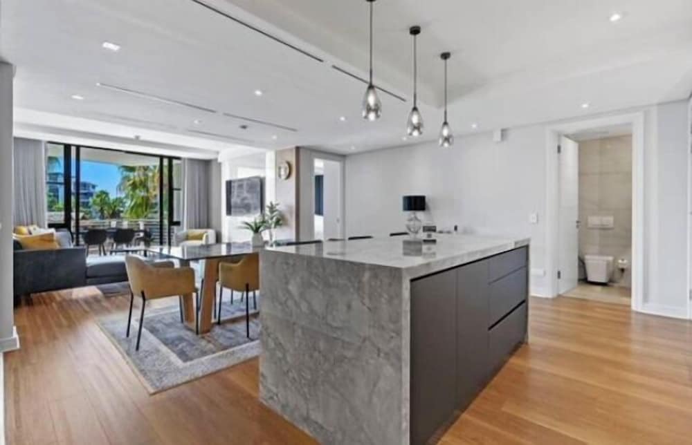 Mountain Marina Luxury Apartments 8/50