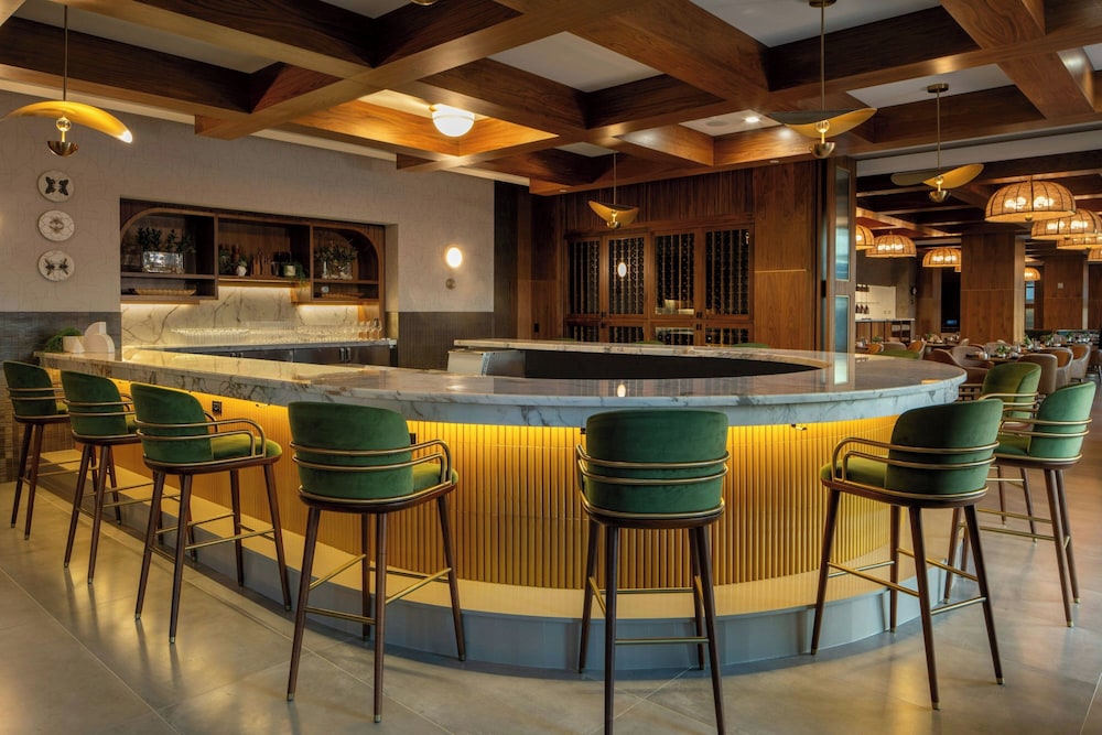 Trilogy Hotel Huntsville, Autograph Collection 27/43