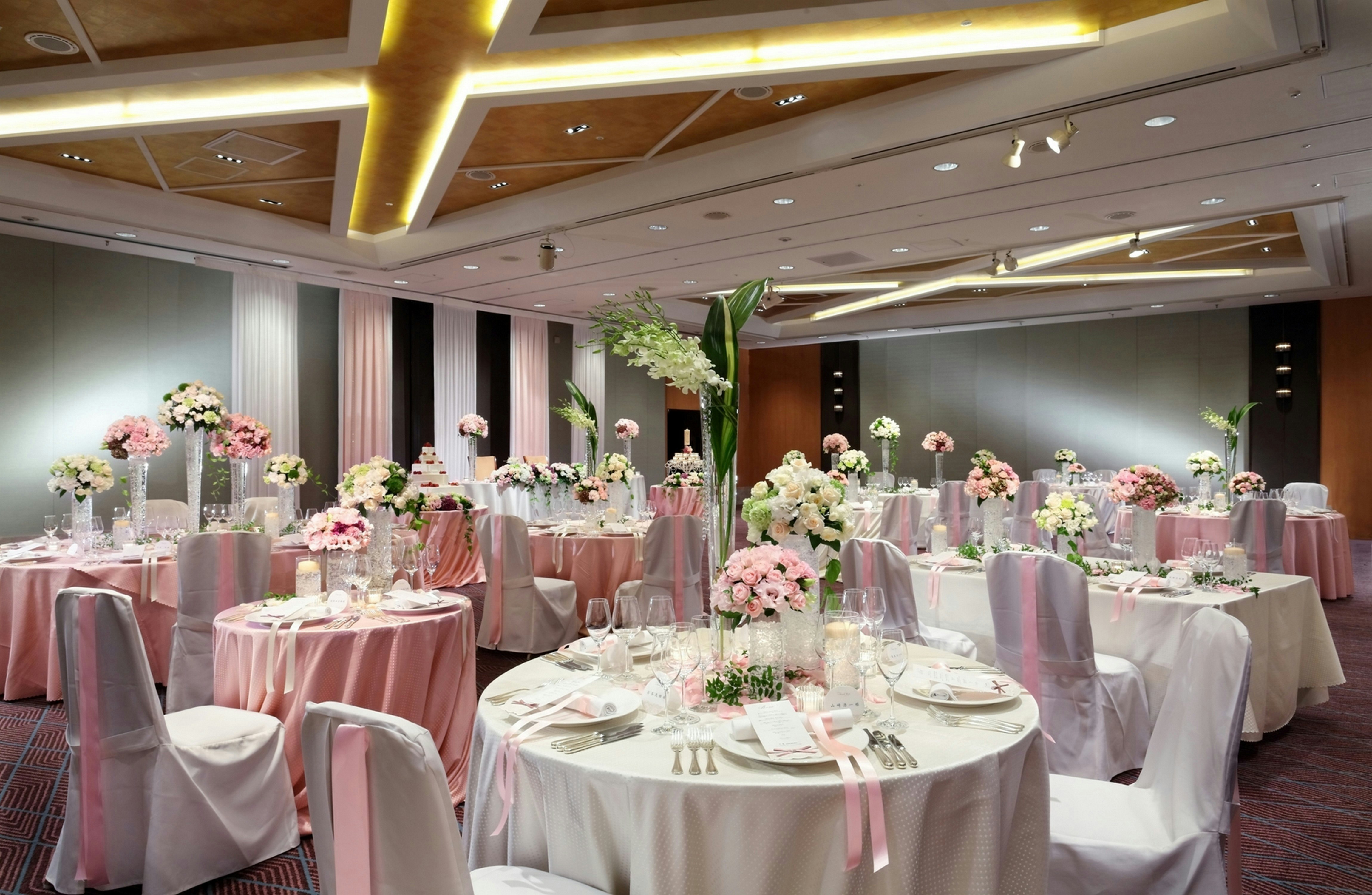Hilton Osaka 70/77