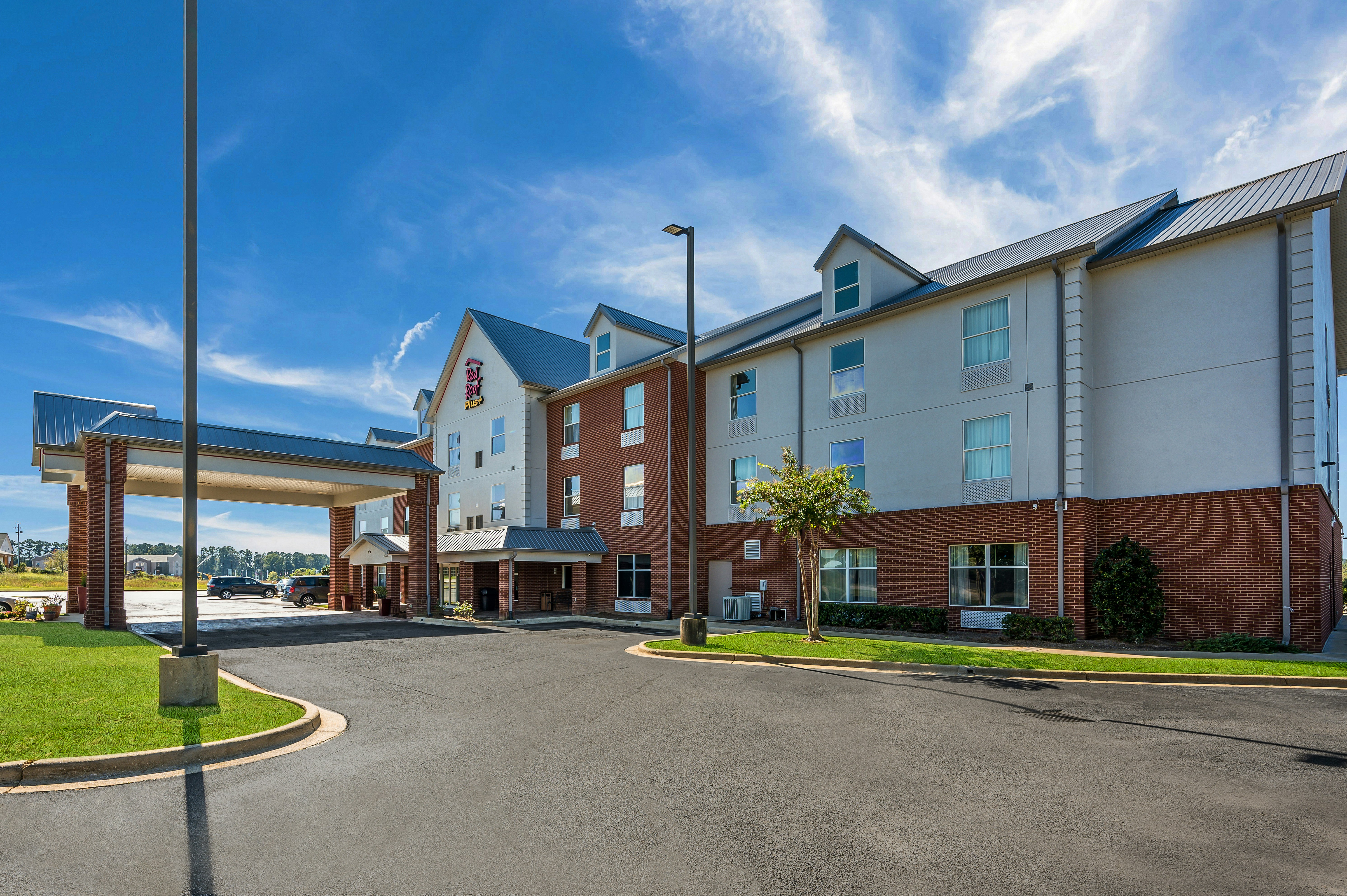 Red Roof Inn PLUS & Suites Birmingham - Bessemer 26/29