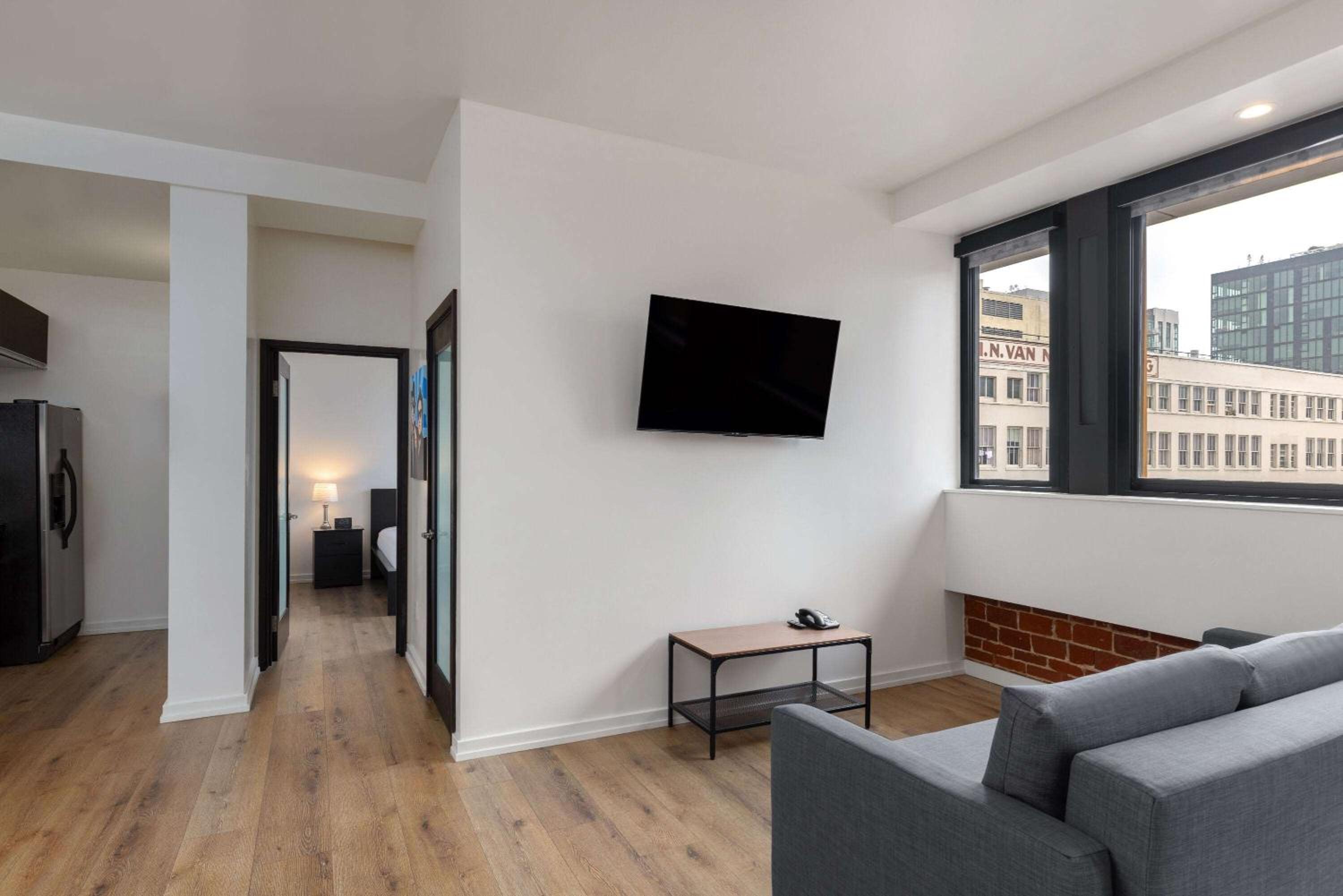 Skyline, Penthouse Suite