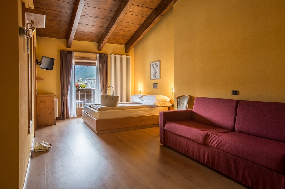 Angelica Hotel 45/64