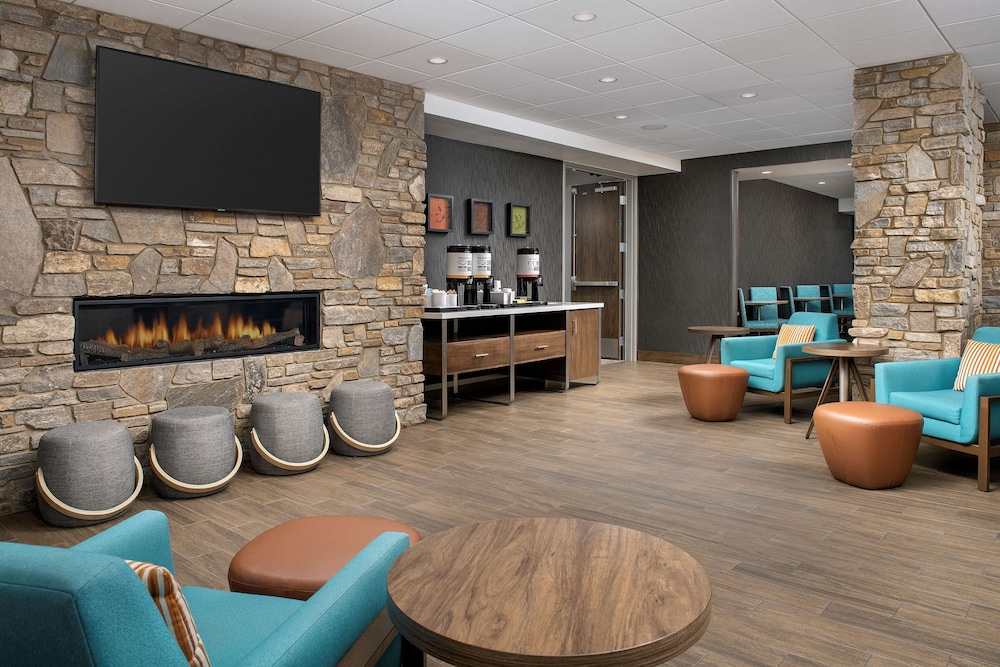 Hampton Inn Suites Rapid City Rushmore Sd 34/48