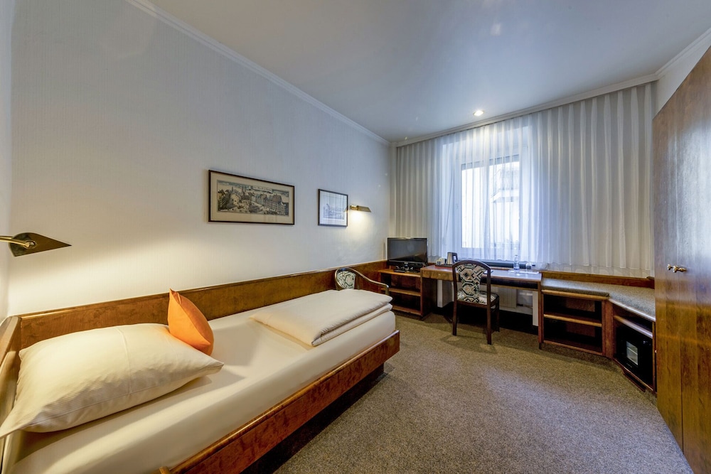 Hotel Brack 4/32