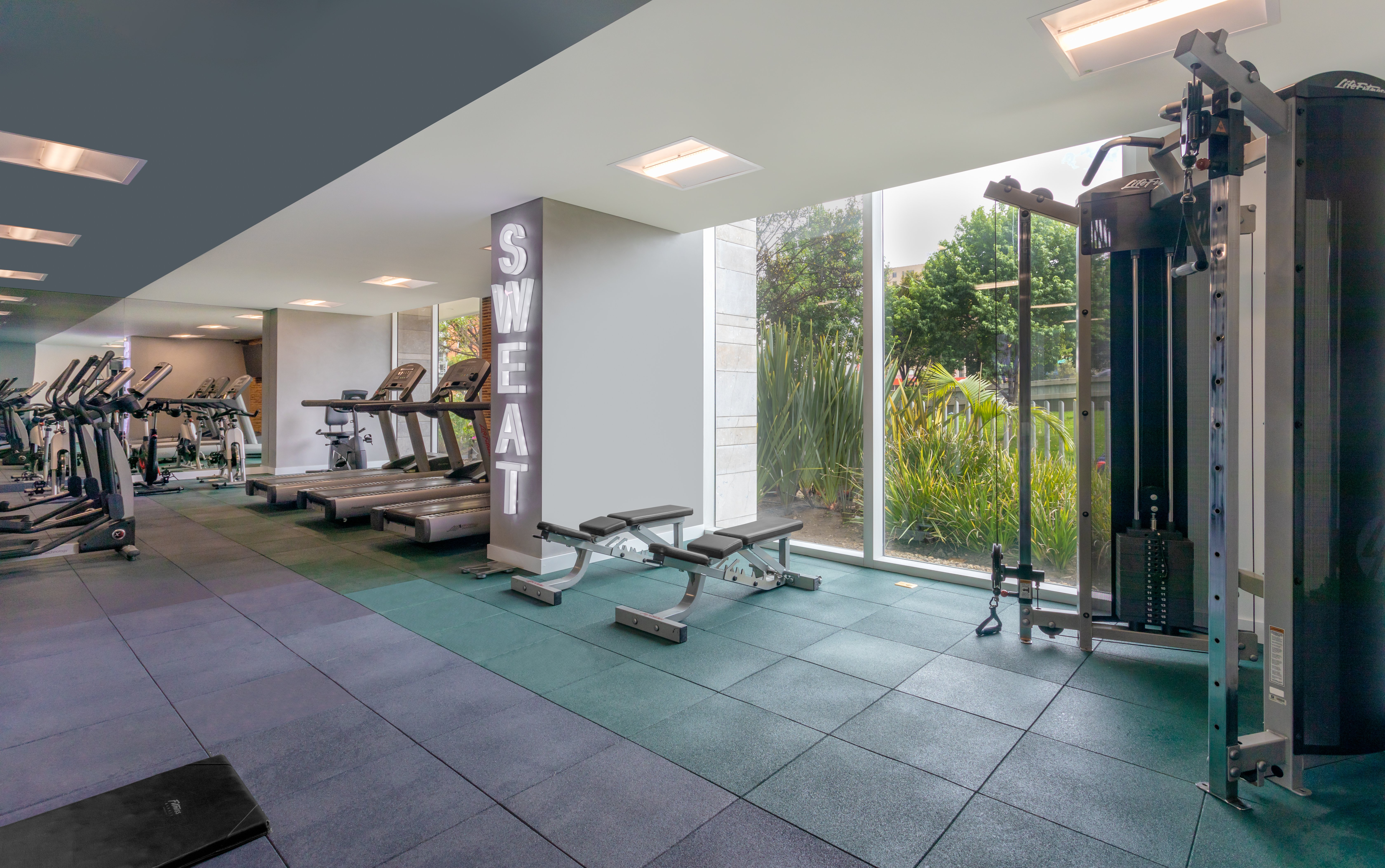 Holiday Inn Bogota Airport 37/75